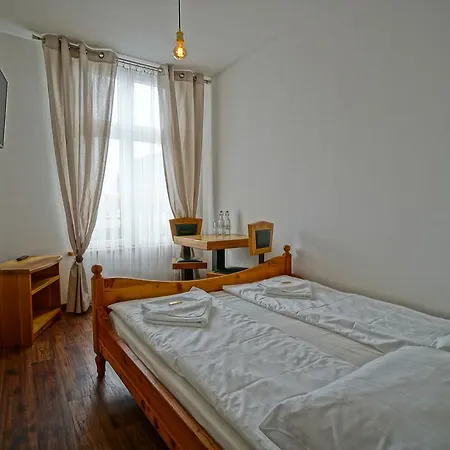 Grodzka 8