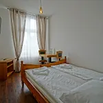 Grodzka 8